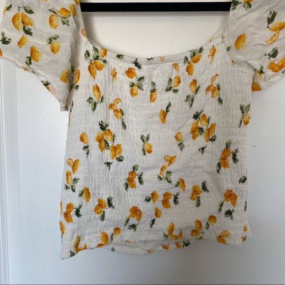 NWOT Abercrombie Ruched Smocked Waist Top LEMON print - SIZE M - Picture 9 of 11